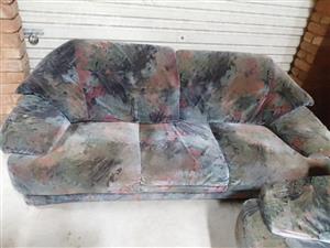 SIX SEATER BLUE FLORAL LOUNGE SUITE 