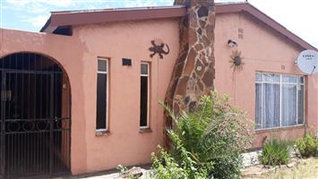 3 Bedroom House for sale in Heidedal