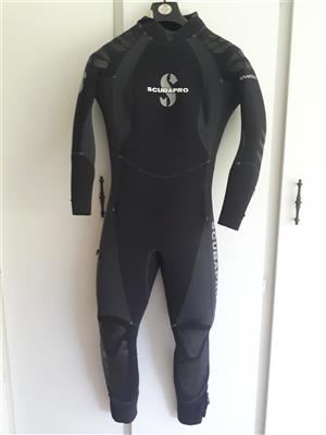 Ladies Wetsuit in perfect condition