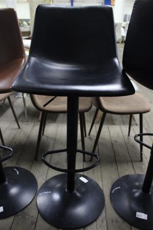 LEATHER BLACK BAR CHAIR(S067369C)