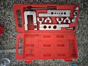 Flaring tool kit, for aircon and fridge repairs