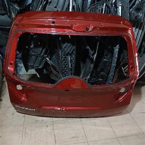 Hyundai tucson tailgate 