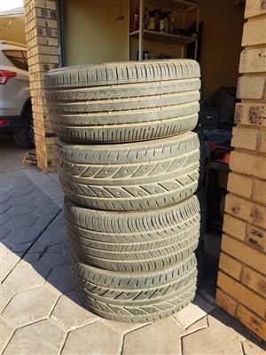 4 x 19'  Tyres