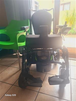 Quickie 200 R Powered Wheelchair - Excellent Condition