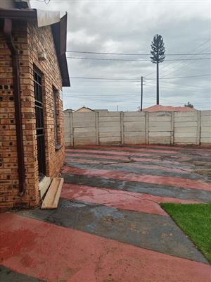 Protea glen ext 27 House