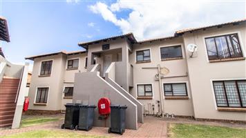 2 Bedroom Townhouse for sale in Bassonia