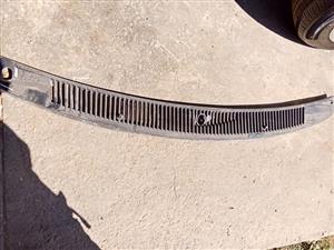 Mazda 323 wiper cowling