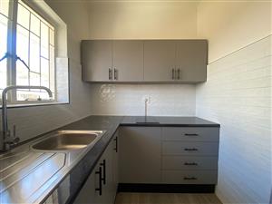 Unfurnished studio apartment to rent in rosebank Cape Town 