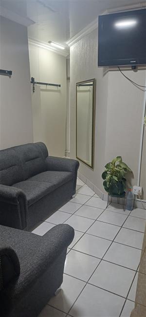 PENSIONARIS OF ENKEL PERSOON AANBIEDING VIR KAMERS IN THERESAPARK