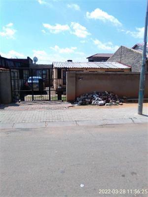 House For Sale in Mofolo Central