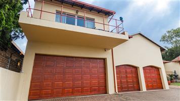 Spacious 5 Bedroom double-story home with Breathtaking views of Golf Course in Bassonia