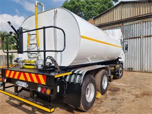 2010 Nissan UD460 18 000L Water Tanker