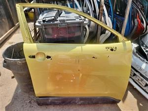 TOYOTA COROLLA CROSS RIGHT FRONT DOOR