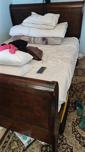 Bedroom suit