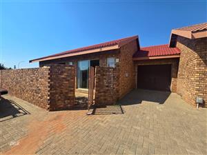 Townhouse For Sale in Riviera