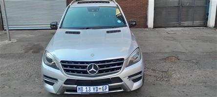 2013 Mercedes Benz ML 500 V8 (AUTOMATIC) SUNROOF in an Awe-Inspiring Condition
