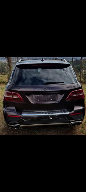 ML63 Mercedes Benz 2015 AMG V8 Supercharge High performance with huge 