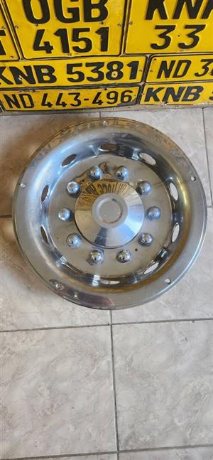 Truck wheel cap