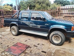 Nissan sani 3.0l V6 4X4 for sale 94 model. 
