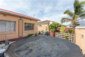 House For Sale in Brooklyn