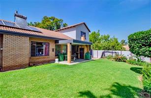 House For Sale in Garsfontein Ext 10