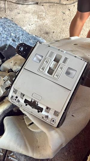 Polo 8 sunglass holder and interior light