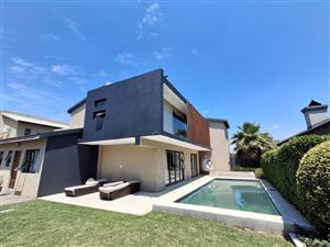 Elegant Double-Storey Home for Sale in Thornbrook Golf Estate, Theresapark