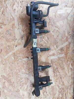 Ford Fiesta 1.4/ 1.6 Fuel Injectors For Sale Call or WhatsApp 
