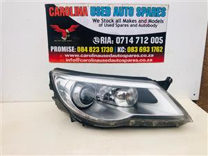 VW Tiguan right side xenon headlight (2008-2011)
