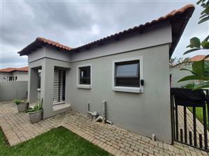 Modern Living Meets Peaceful Surroundings
