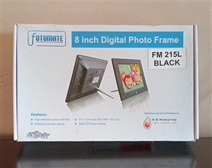 FOTOMATE 8" DIGITAL PHOTO FRAME – BOXED & READY TO USE 