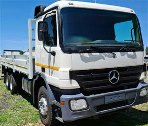 2004 Mercedes Benz 3331 Actros Dropside Truck for sale. 