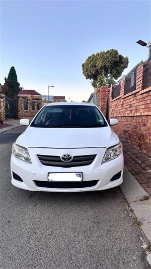 Toyota Corolla 1.4 Professional 2008  white (304205KM) 