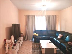 2 Bedroom Apartment for sale in Honeypark Roodeport