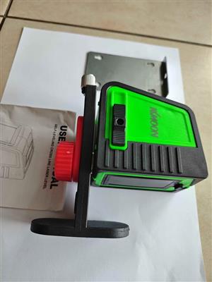 Green Beam Self Levelling Crossline laser- (Brand New)