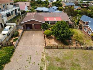 House For Sale in Still Bay West