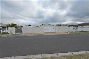 House For Sale in Lotus River