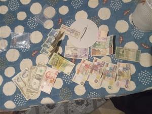 Old SA Banknotes Collection + Foreign Notes Found - R2 x5, R5, R10 x2, R20, Zamb