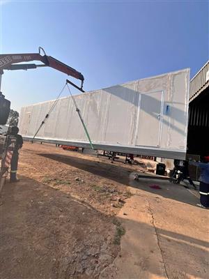 KRAAN TROK TE HUUR MET TRAILER.