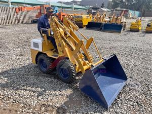 Used Komatsu SK04 Skid Steer Loader for Sale – Affordable Compact Loader in Gauteng