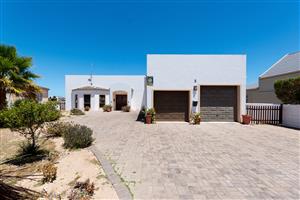 Sought-After Country Club Location – Spacious Home, Limited Opportunity!