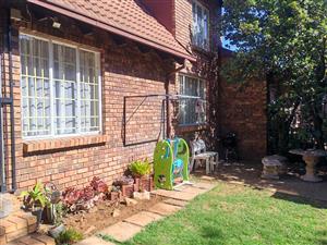Townhouse For Sale in Zwartkop