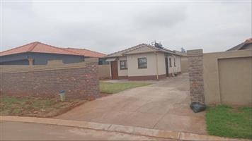House Rental Monthly in Dawn Park