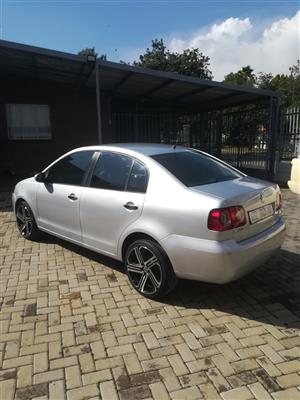 Polo vivo 1.4 16v 2015 silver Sedan 195000 km