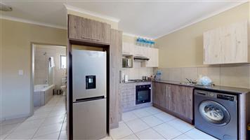 Modern 2-Bedroom Unit in Sought-After Kierland Skye