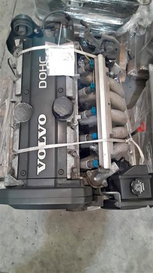 Low mileage Volvo 2.5 B5252S S70 Engine for sale.