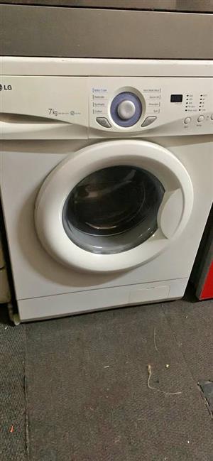 Lg washing machine. Sizes 7,10 and 11 280 Steve Biko road  Gezina  Pretoria 