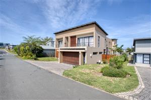 4 Bedroom Home in Palm Lakes