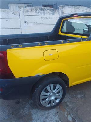 Nissan np200 desiel with a courier conopy