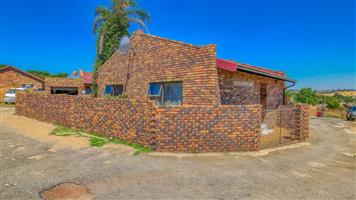 Townhouse For Sale in Lindhaven